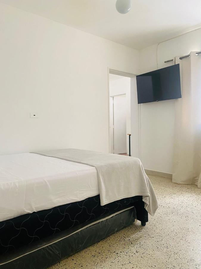 Aparta Hotel Mediterraneo Estadio Medellin Room photo